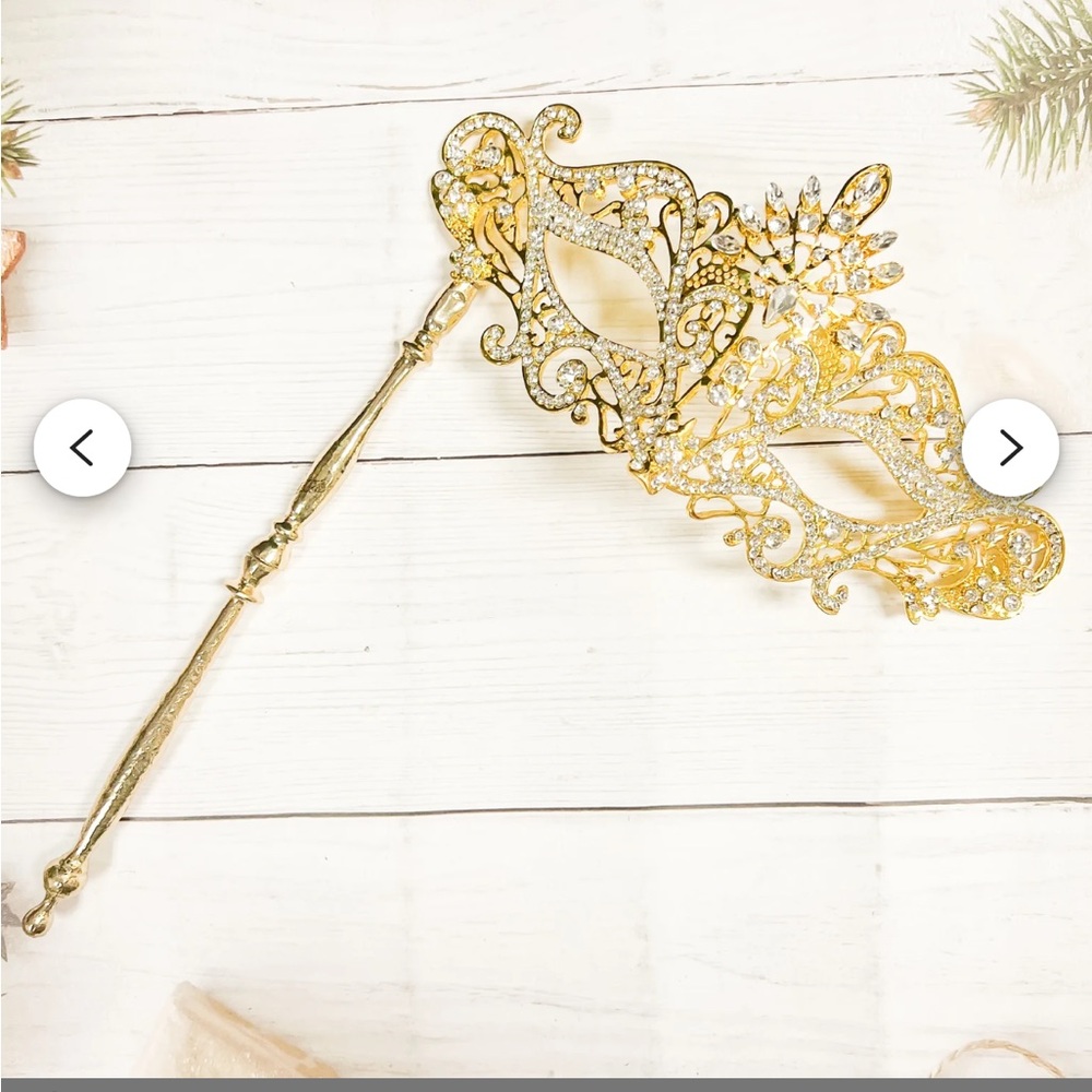 Elegant Gold Masquerade Mask